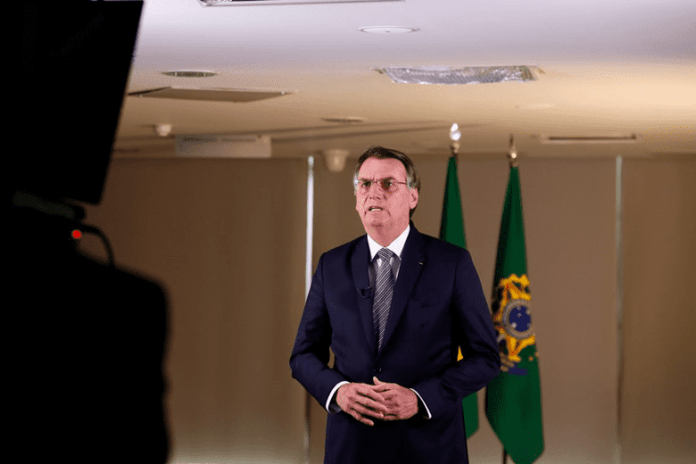  Bolsonaro deve anunciar nesta terça sua saída do PSL